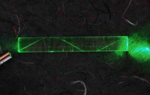 Ученые тестируют рекордный 10-петаваттный лазер, способный испарять материю Ученые тестируют рекордный 10-петаваттный лазер, способный испарять материю